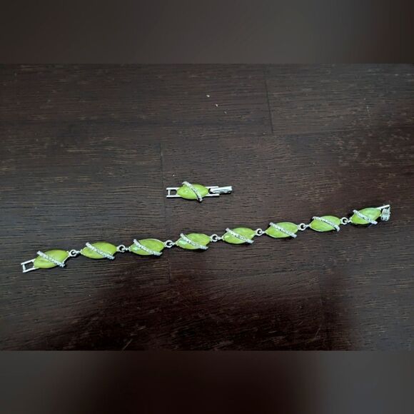 Avon Faux Citrine and Cubic Zirconia Silvertone Tennis Bracelet with Expander - Picture 7 of 9